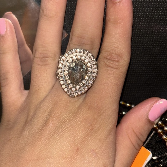 Diamond ring - Picture 2 of 3